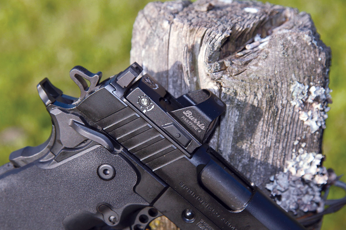 On the right side of the FastFire 4 is another  toggle button that allows choosing from the  four reticle options. This button can be easily manipulated even while wearing gloves.
